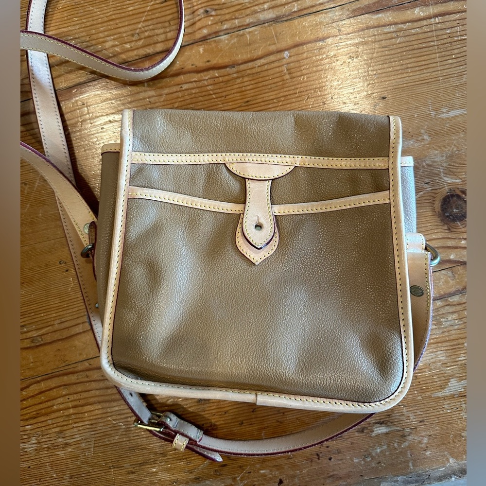 Dooney and Bourke leather cross body bag - Picture 4 of 6